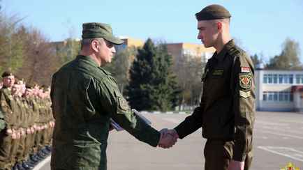 Призвали в армию? В профсоюзах Минска объяснили, обязан ли наниматель сохранить за срочником рабочее место