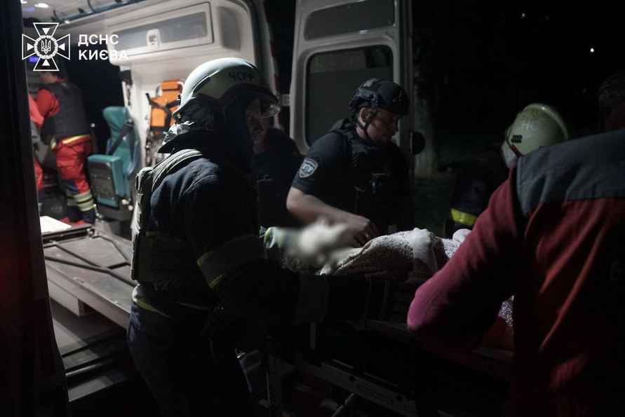 Киев подвергся массированной ракетной атаке - 10 погибших