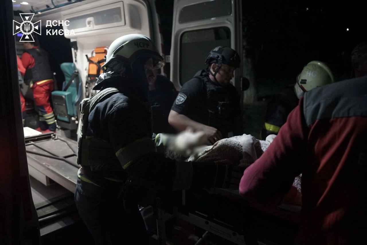 Киев подвергся массированной ракетной атаке - 10 погибших