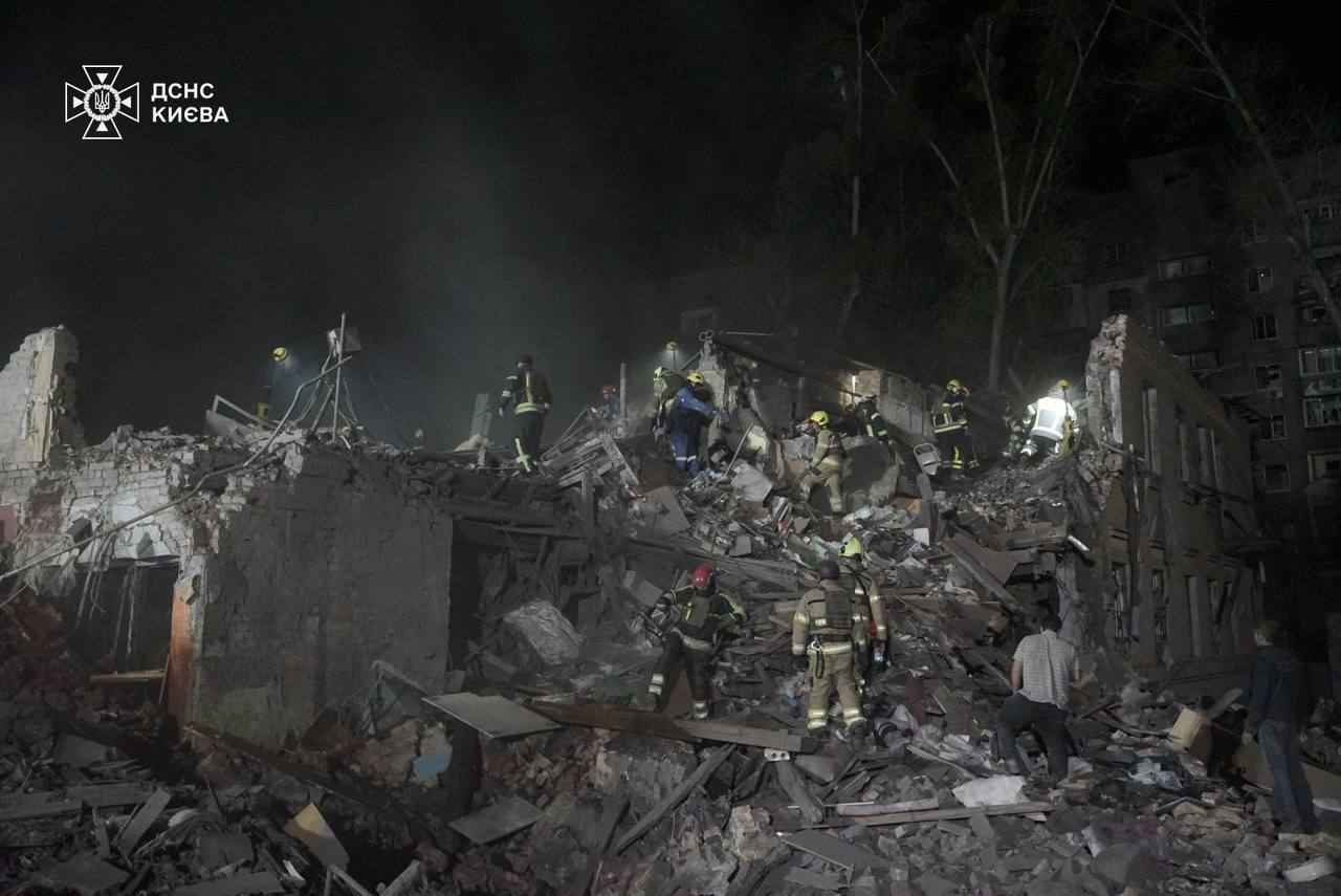 Киев подвергся массированной ракетной атаке - 10 погибших