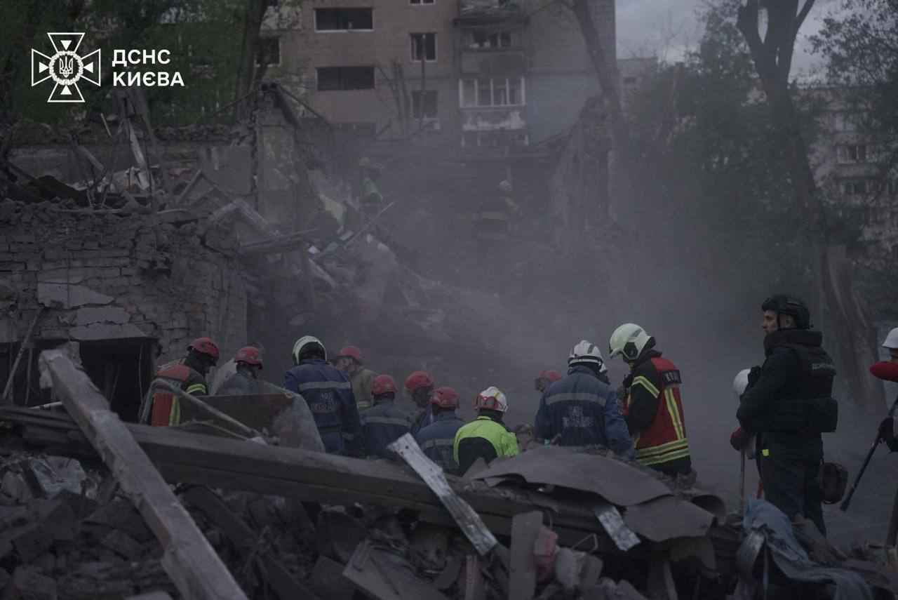 Киев подвергся массированной ракетной атаке - 10 погибших