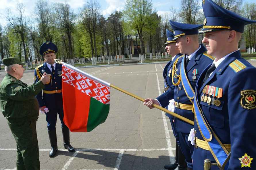 В Беларусь прилетели солдаты Народно-освободительной армии Китая