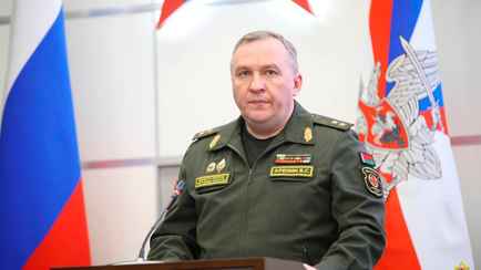 «Явно не для защиты» — Глава Минобороны Беларуси обвинил НАТО в формировании «бронированного кулака»