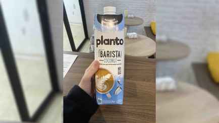 Белорусы пожаловались на пропажу в магазинах популярного растительного молока. Когда пообещали вернуть?