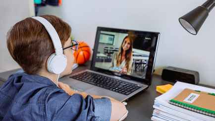 Минобразования закрыло обсуждение по новым условиям для репетиторов в Беларуси. Что с групповыми занятиями и Zoom?