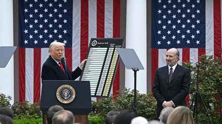 «Они нас обдирают» — Трамп ввёл в США режим ЧП и объявил «всемирную» торговую войну