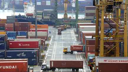 Китай прекратил экспорт критически важных металлов, а ЕС официально приостановил пошлины против США