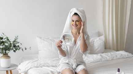 Как навсегда удалить косметику с постельного белья? Вот 6 эффективных средств, которые стоят копейки