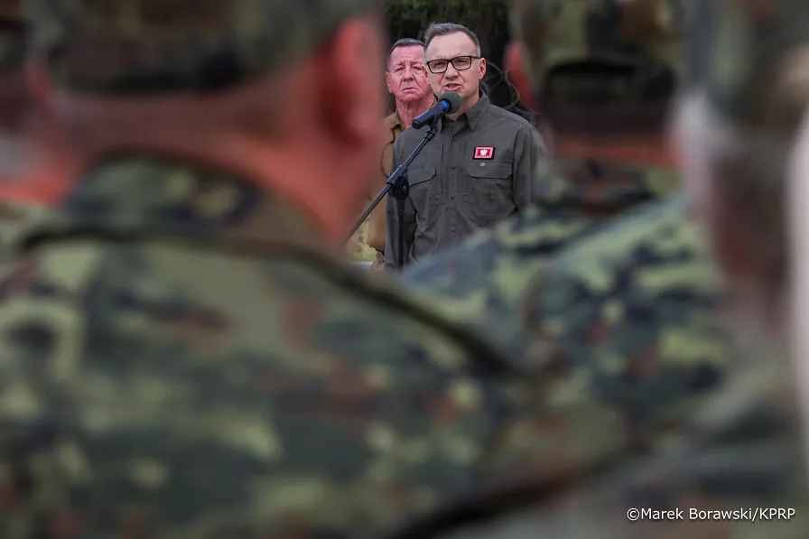 Президент Польши приехал на границу с Беларусью и извинился перед пограничниками. За что?