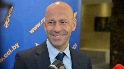 Польша ввела санкции против владельца Santa