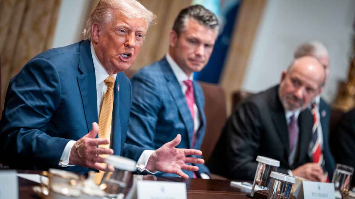 Трамп готов отдать Украине 5 млрд долларов, конфискованных у России - CBS