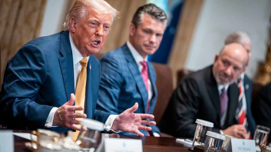 Трамп готов отдать Украине 5 млрд долларов, конфискованных у России - CBS