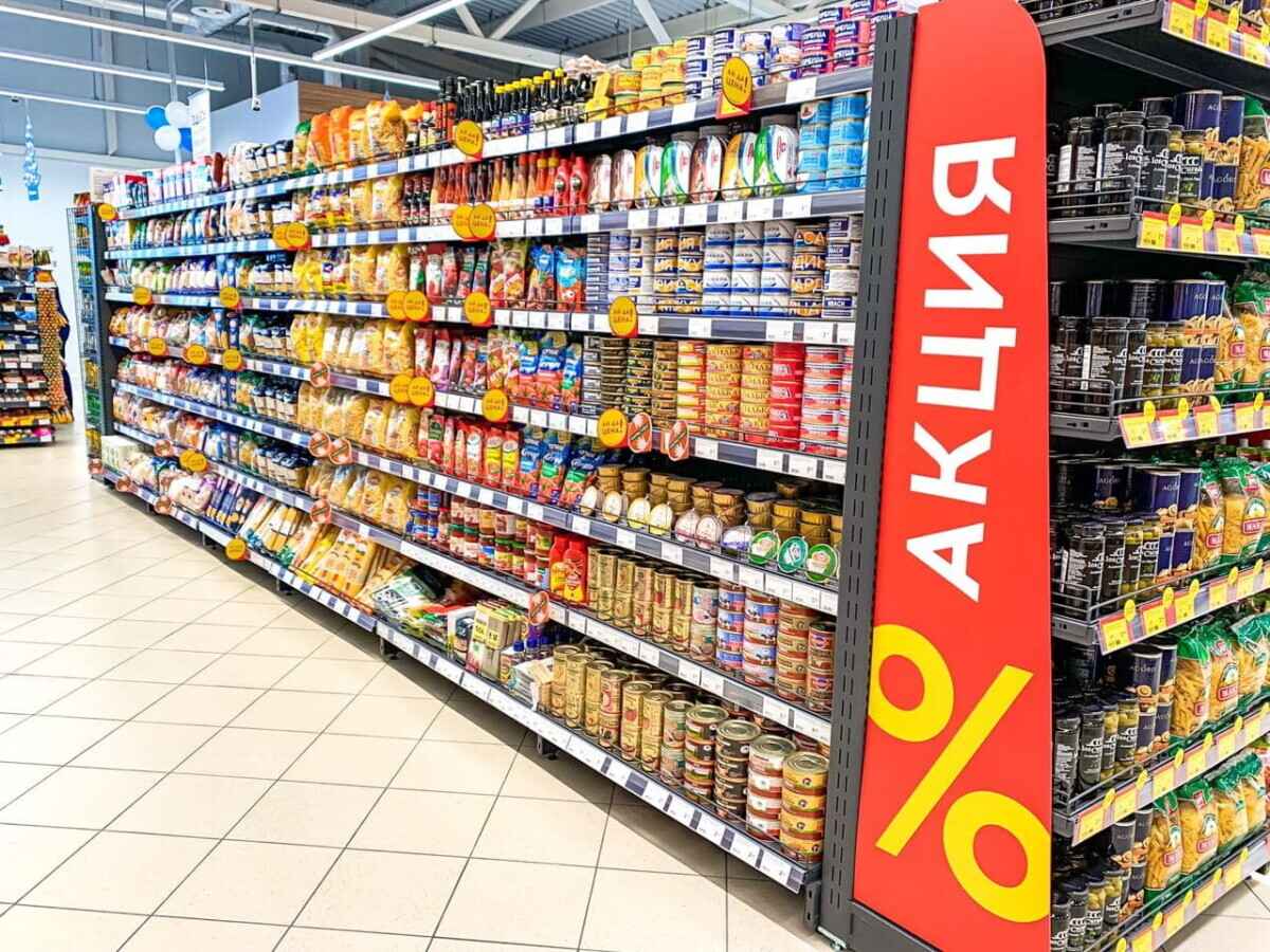 Где "грубят", а где просрочка? МАРТ опубликовал результаты "народного контроля" белорусских магазинов