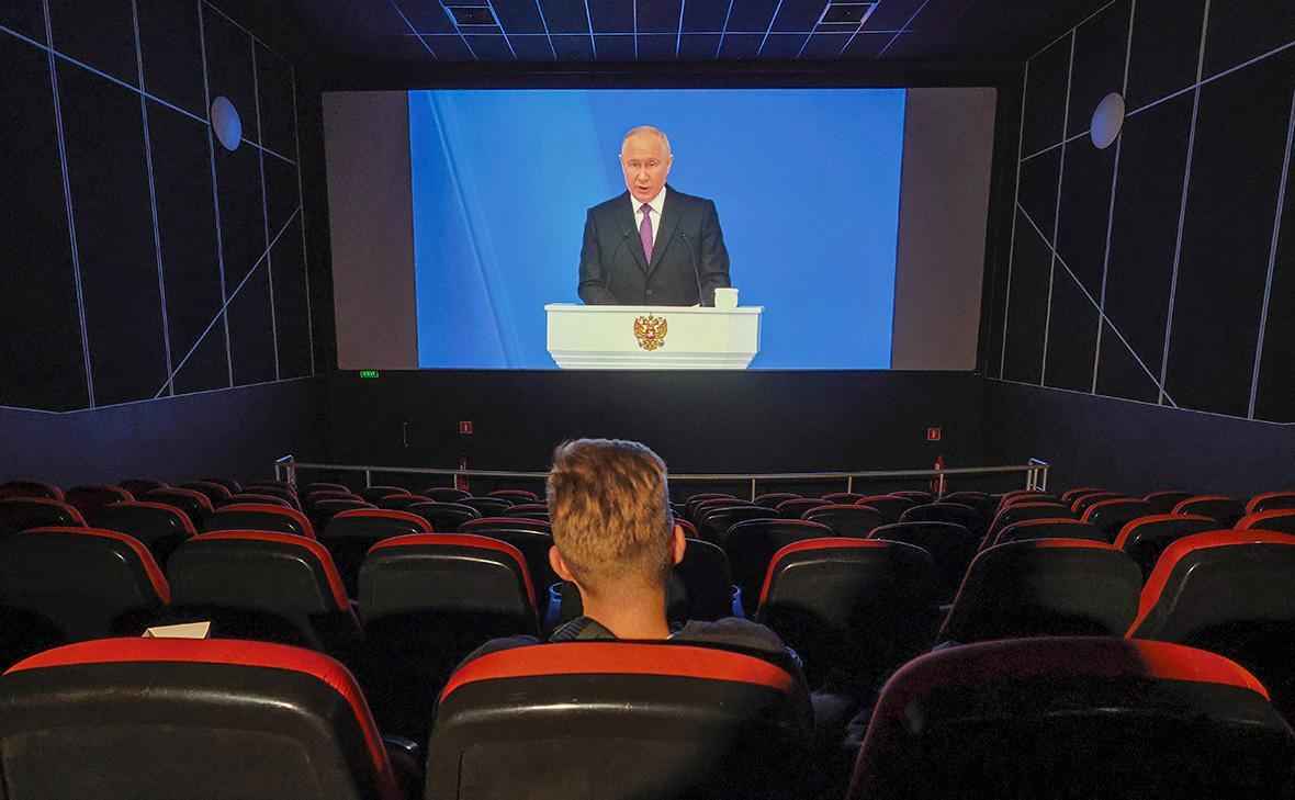 Путин приказал ограничить западные фильмы в России - Михалков