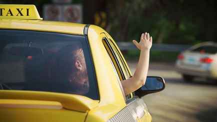 «Они на дядю горбатиться не станут» — Минчанка заплатила таксисту 70 BYN, но пожаловалась в ИМНС. Что было дальше?