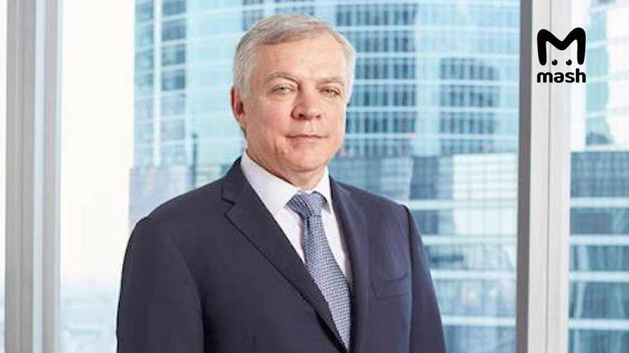 В столице РФ Москве выпал из окна замглавы "Транснефти"