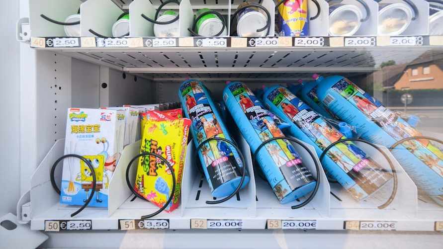 По всей Германии в продуктовых продают веселящий газ. Почему решили ограничить?