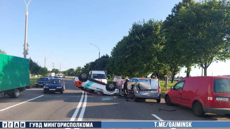 В Минске перевернулось каршеринговое авто