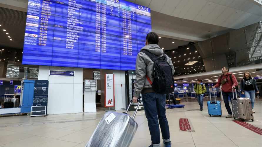 Аэропорт "Минск" попросил белорусов чаще смотреть на табло. Что произошло?