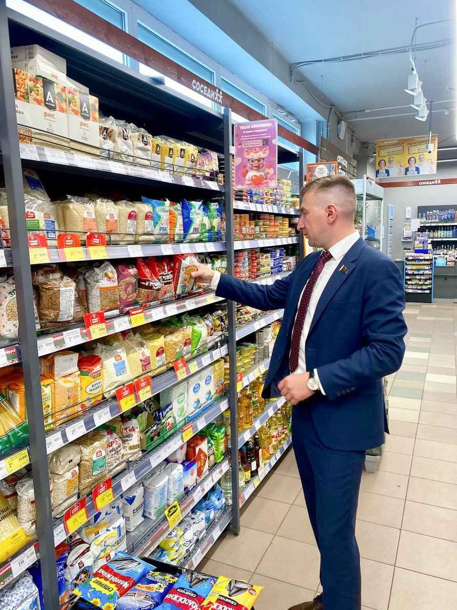 Стабильность и снижение? Депутаты отчитались о проверках цен в магазинах по всей Беларуси