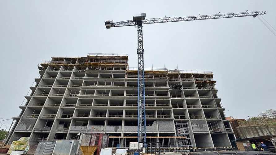 Минскстрой показал жилой дом, где "подвал" сделали на втором этаже