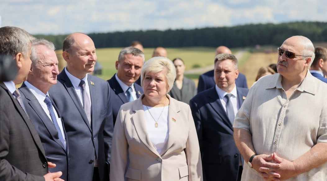 Лукашенко подписал указ о переводе глав районов директорами убыточных сельхозорганизаций. Как это будет работать?