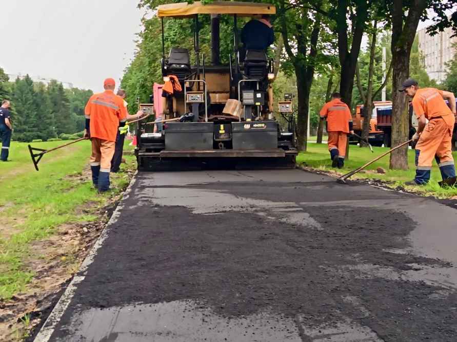 В ЖКХ отчитались о ремонте 0,36 км2 асфальта в дворах по всему Минску