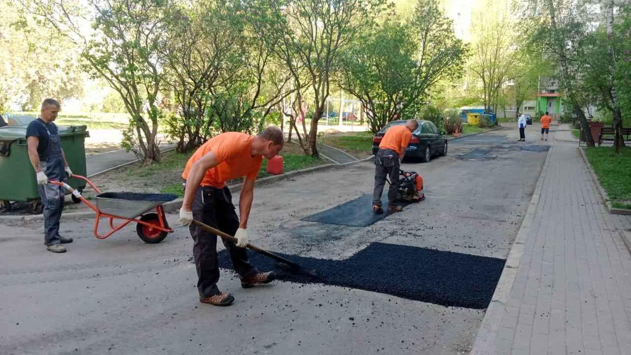 В ЖКХ отчитались о ремонте 0,36 км2 асфальта в дворах по всему Минску