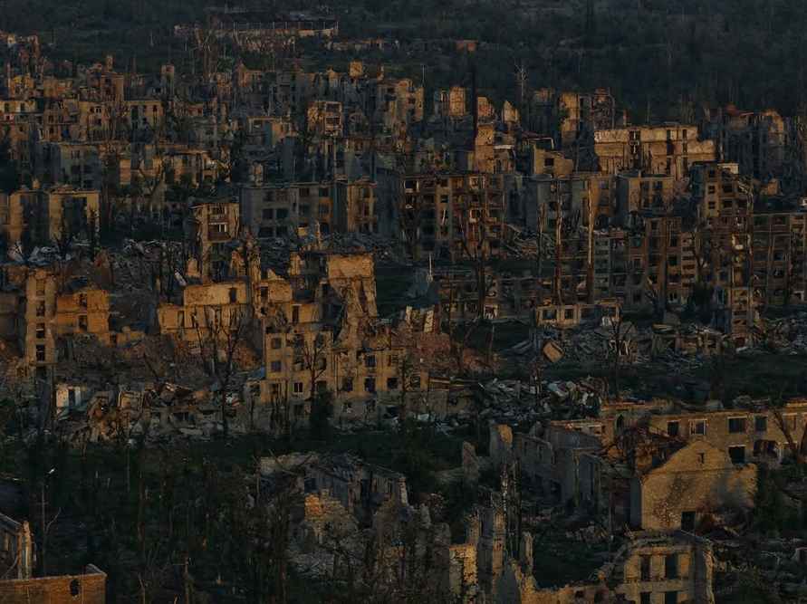 Россия объявила о взятии украинского Часового Яра. Вот как выглядит город после 1,5 лет боёв