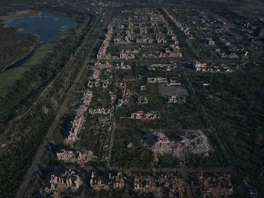 Россия объявила о взятии украинского Часового Яра. Вот как выглядит город после 1,5 лет боёв