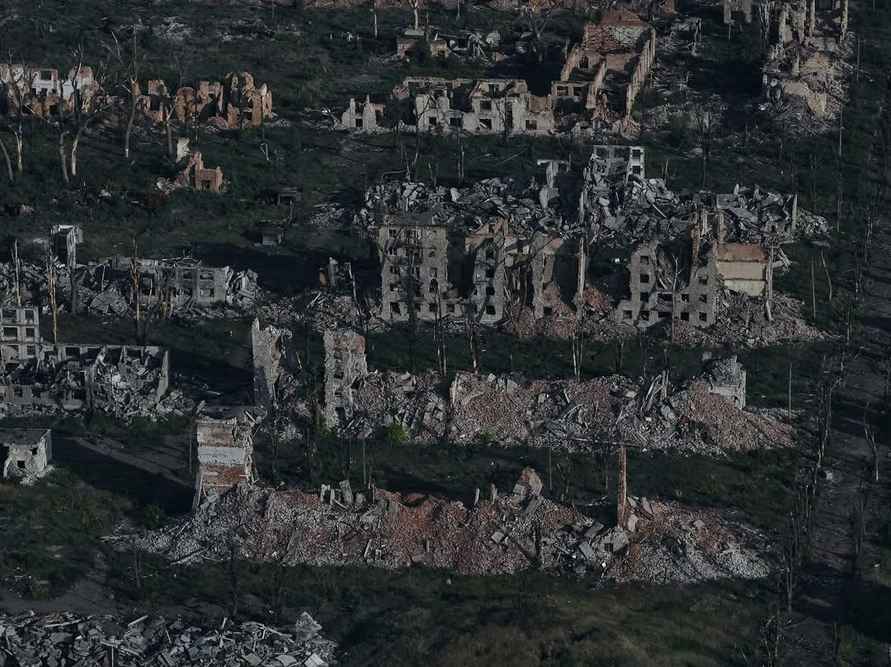 Россия объявила о взятии украинского Часового Яра. Вот как выглядит город после 1,5 лет боёв