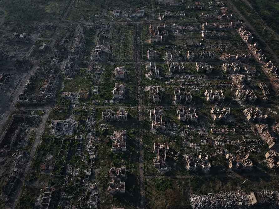 Россия объявила о взятии украинского Часового Яра. Вот как выглядит город после 1,5 лет боёв