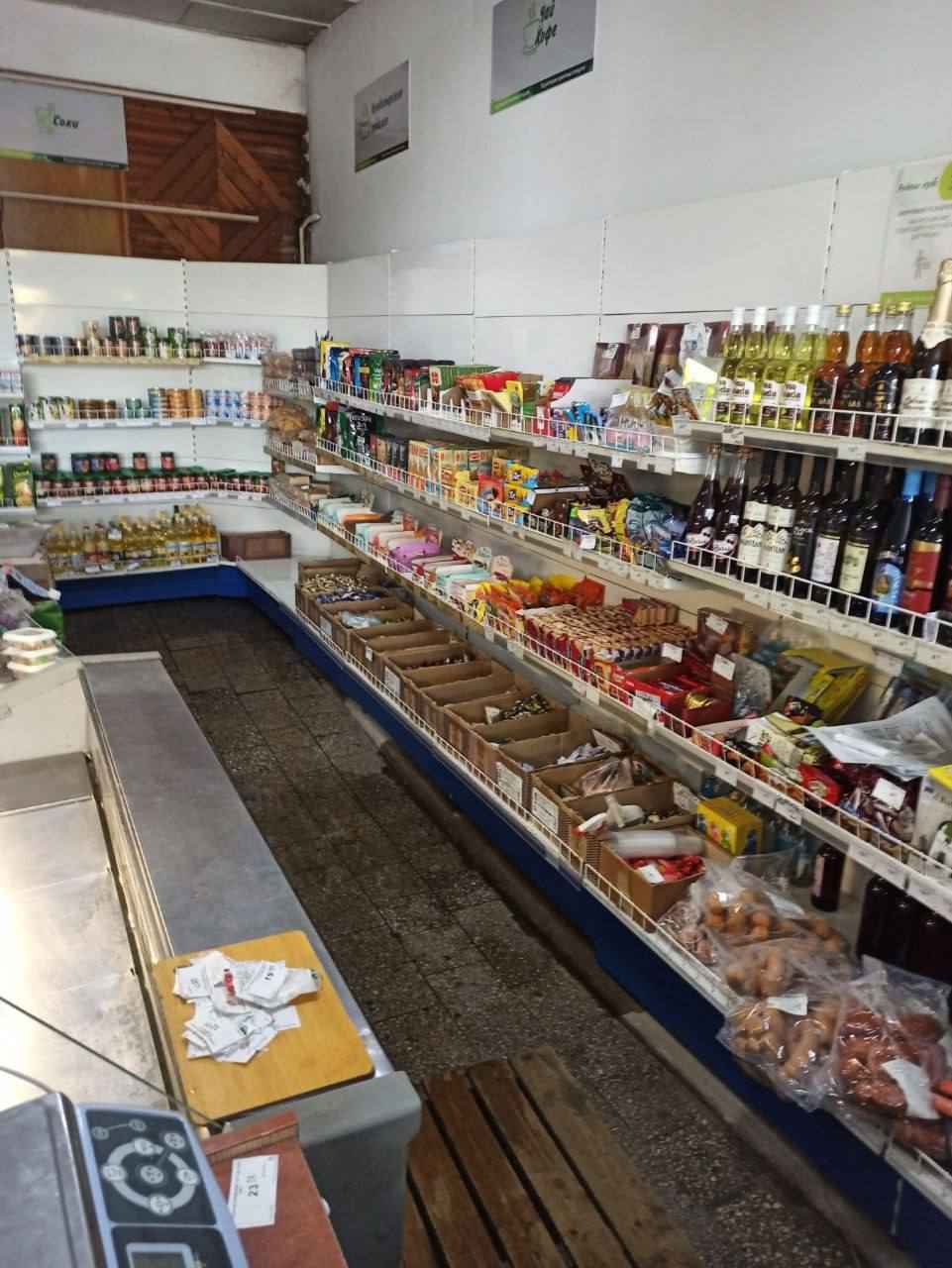 МАРТ нашел в магазине Белкоопсоюза лужи и просрочку. Как отреагировал?