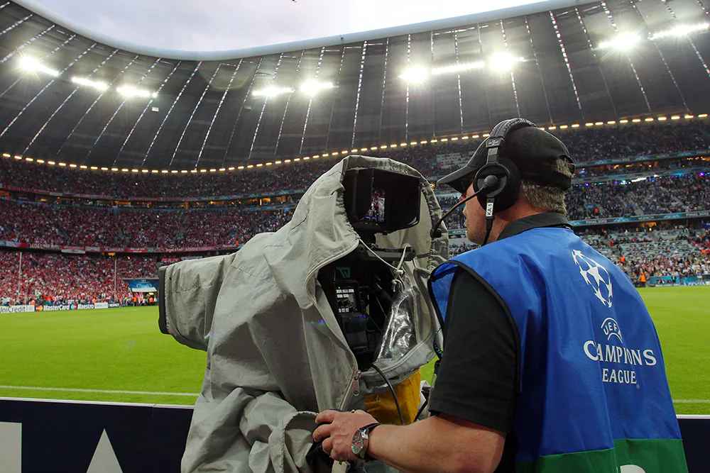 Белорусам пообещали показать Лигу Чемпионов по телевизору. В чем нюанс?