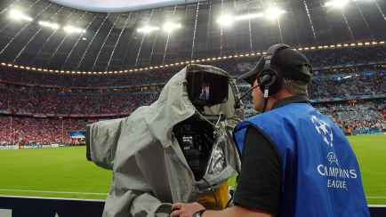 Белорусам пообещали показать Лигу Чемпионов по телевизору. В чем нюанс?