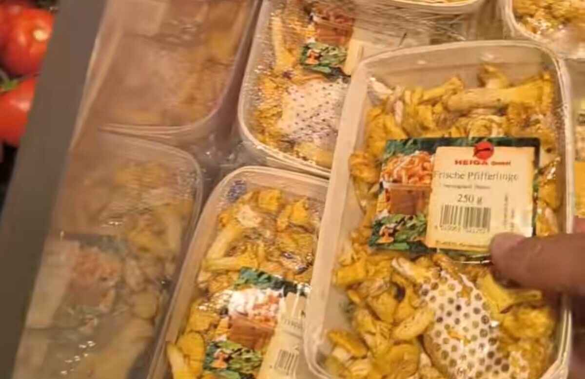 "По такой цене сам бы возил" - В Германии в магазинах заметили белорусские лисички. У зрителей возникли вопросы
