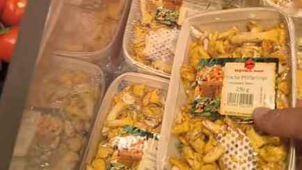 «По такой цене сам бы возил» — В Германии в магазинах заметили белорусские лисички. У зрителей возникли вопросы