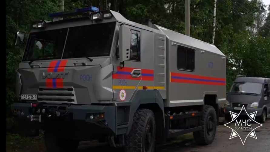 МЧС отправило под Минск спецназ спасателей