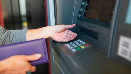 БПЦ отчитался, что вернул деньги на карты белорусов