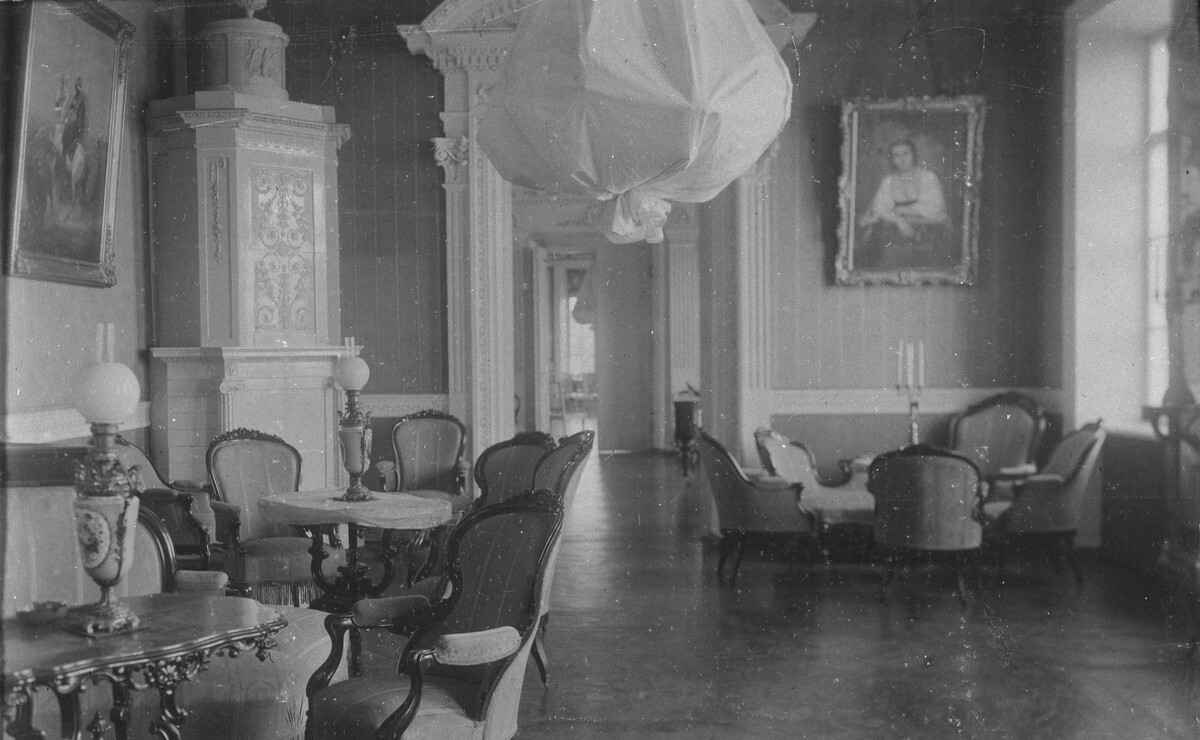 Хочется, чтобы мы жили не с нуля — Поговорили с владельцем усадьбы Горваттов о реставрации, сохраненных ценностях и Белой панне Наровли. Чем помочь?