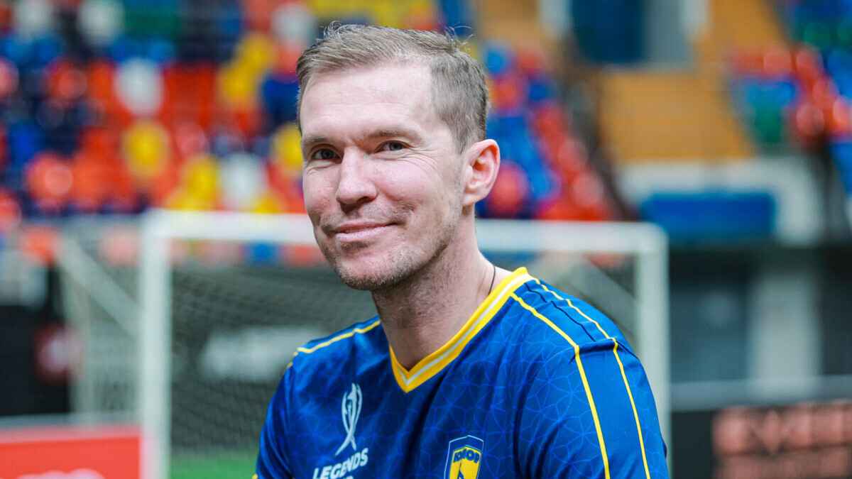 "Тысяч на пять" - Глеб призвал строить в Беларуси современные футбольные "стадиончики"