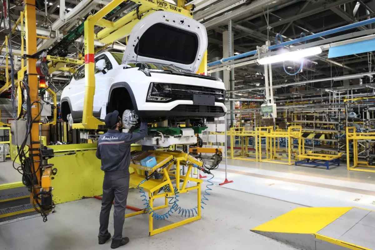 Китайский "Москвич" всё? В России объявили о рекордных убытках автозавода