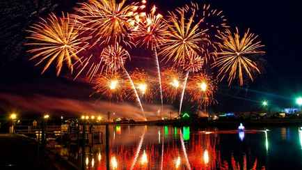 Где и во сколько белорусам смотреть салют 3 июля? В милиции предупредили об «ограничениях» у мест запуска