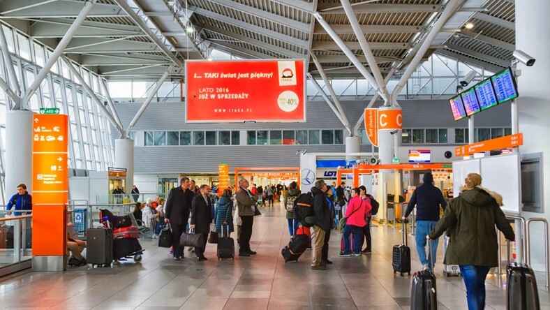 Во всех аэропортах Польши произошёл сбой. Спецслужбы не исключили диверсию