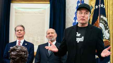 «Полностью слетел с катушек» — Трамп назвал «нелепостью» идею Маска о третьей партии в США