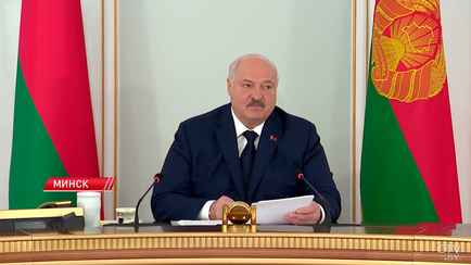 Лукашенко предложил перевести белорусских дипломатов из ЕС в Россию