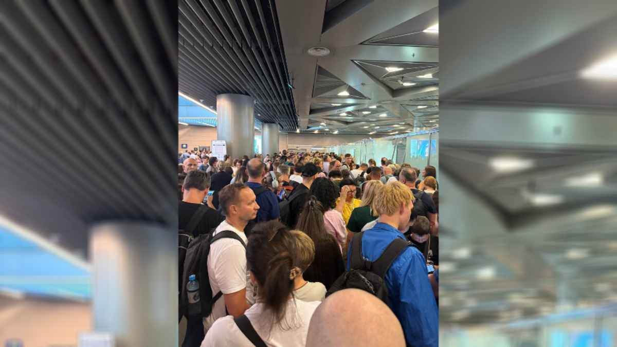 Из-за атаки дронов и коллапса в московских аэропортах отменили два рейса в Минск. Какие задерживаются?