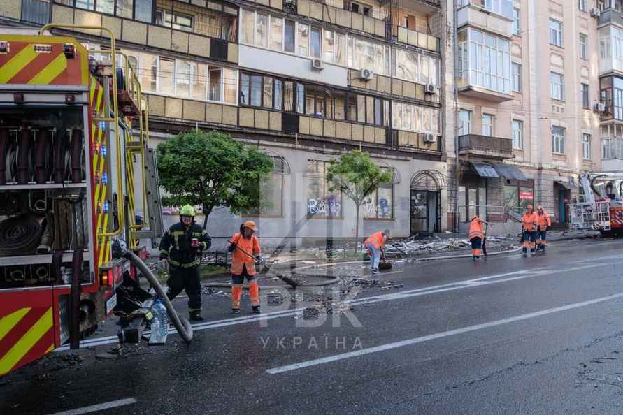 Киев в дыму от пожаров после массированной ночной атаки – есть жертвы и пострадавшие