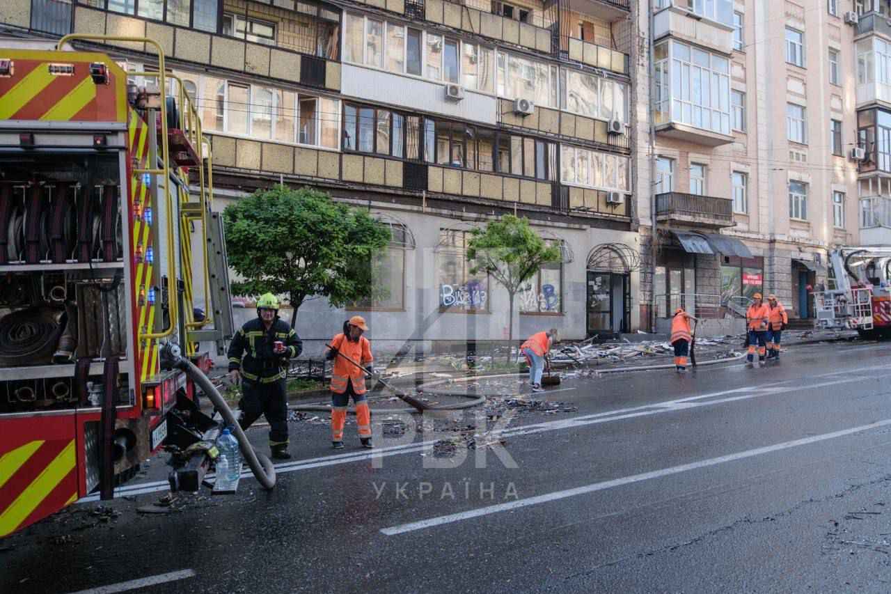 Киев в дыму от пожаров после массированной ночной атаки – есть жертвы и пострадавшие