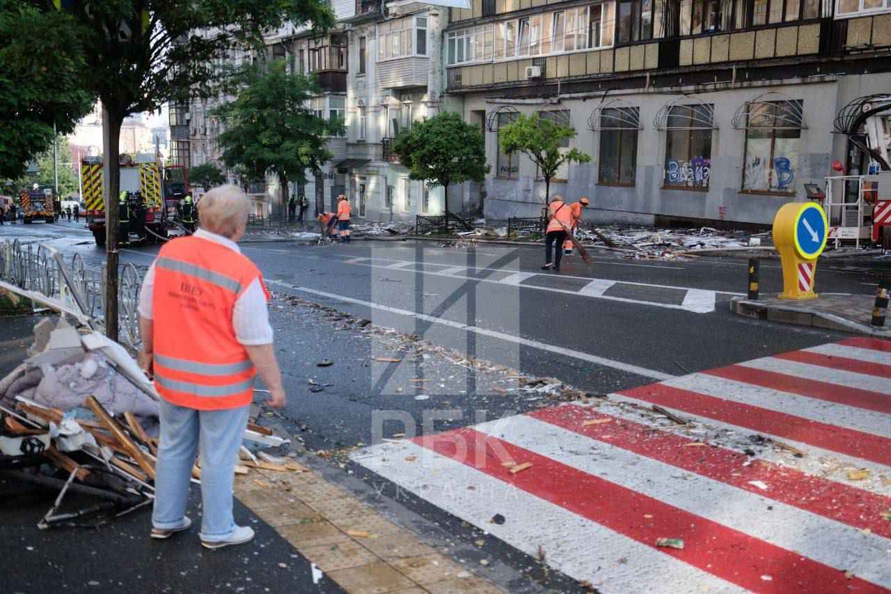 Киев в дыму от пожаров после массированной ночной атаки – есть жертвы и пострадавшие